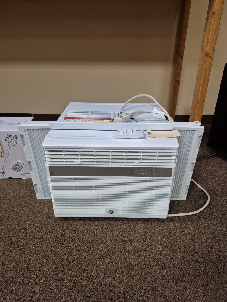 GE Smart Air Conditioner 12000 BTU With Remote