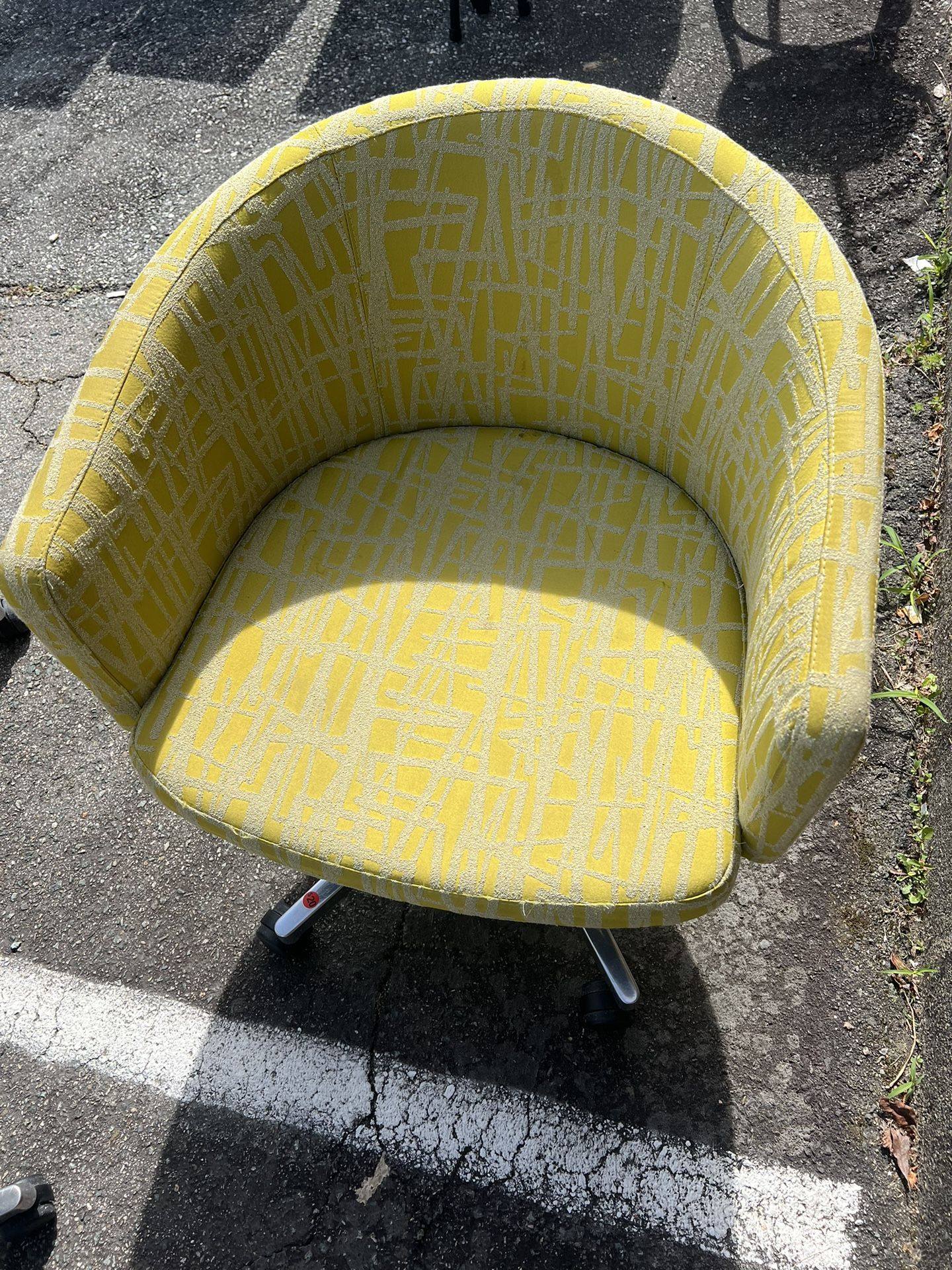 Bucket Chairs On Wheels