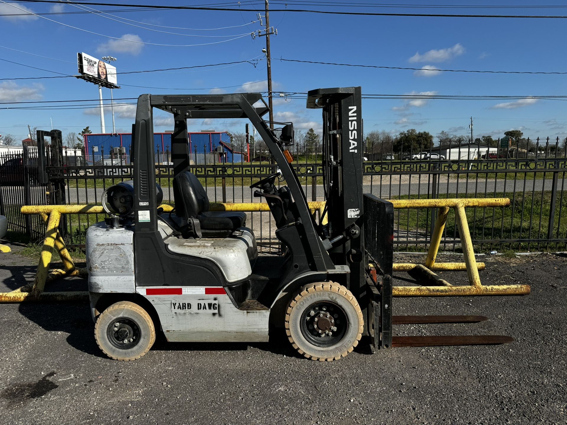 2012 Nissan MU1F2A25DV Forklift