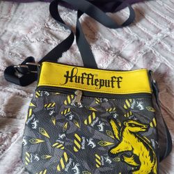 Loungefly Hufflepuff Bag Like New