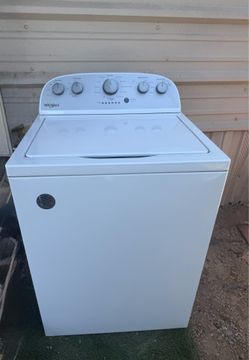 Washer Whirlpool  high Efficiency  like new 1 year use