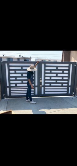 Metal gate
