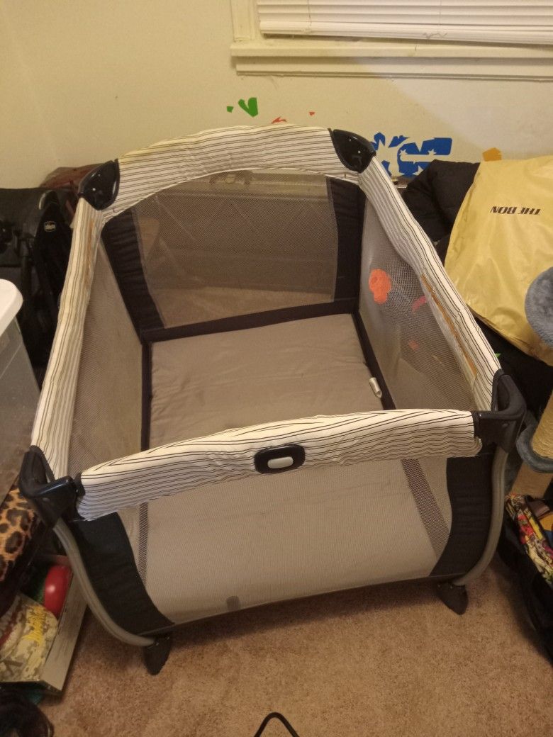 Graco Playpen 