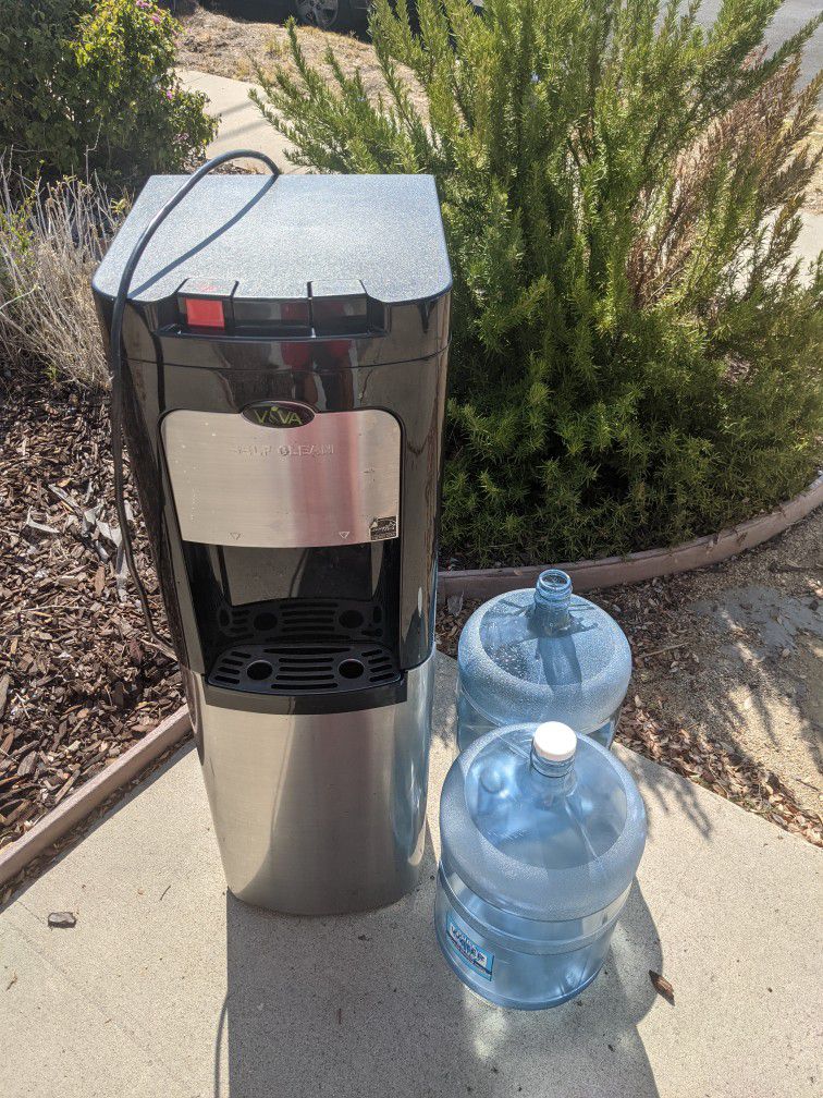 Water Dispenser. Hot & Cold Both Working. Self Cleaning.