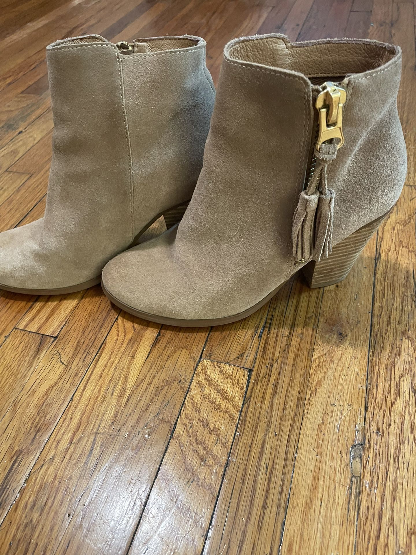 Taupe Suede ALDO Ankle Boots – Size 8 – $8
