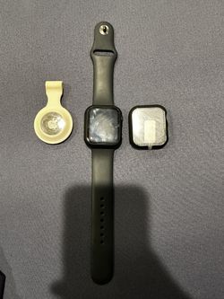 Apple Watch SE 2 & AirTag