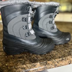 North Face THERMAFELT PLUS Insulated Kids Boots Size 4