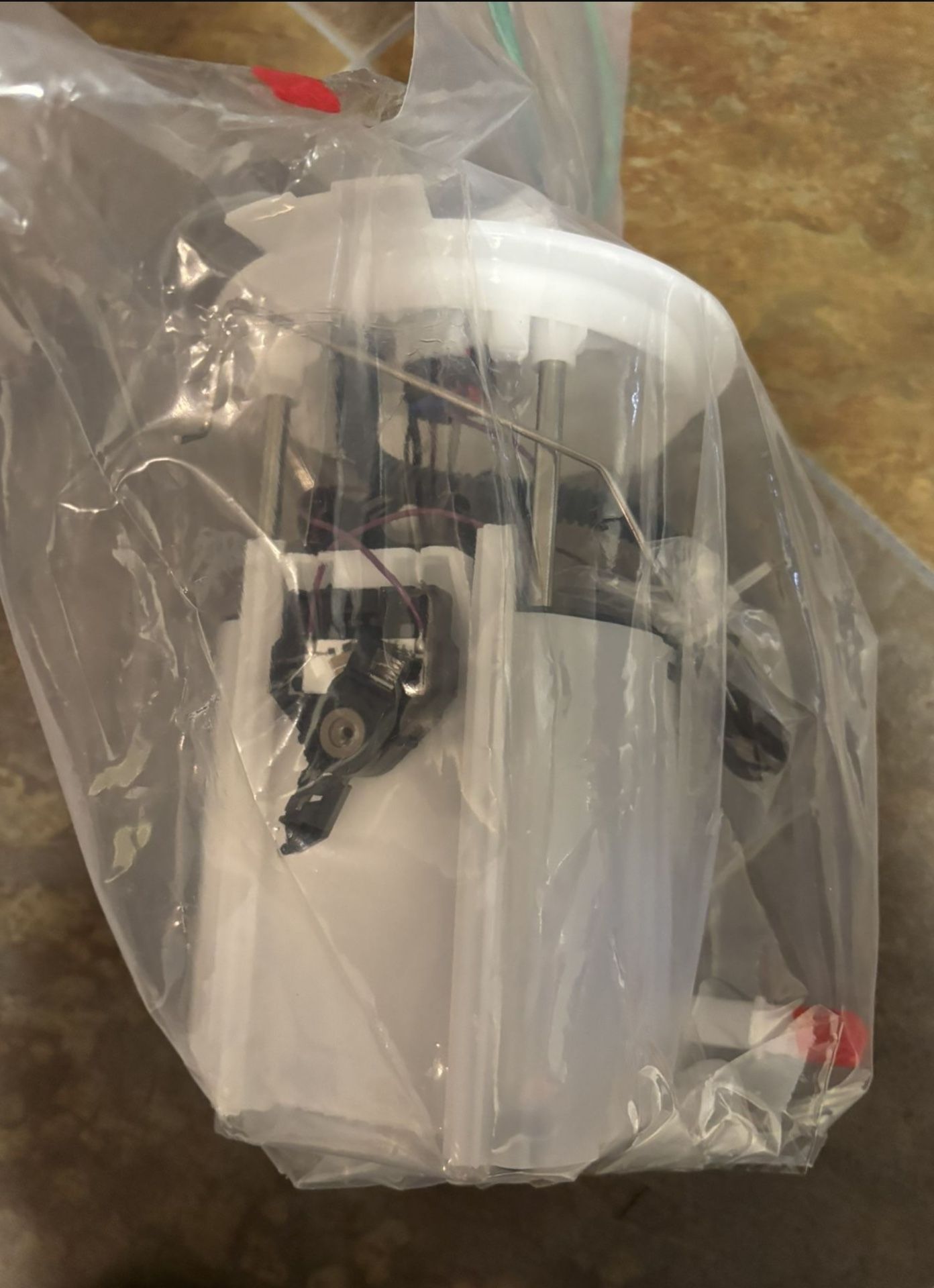 Fuel Pump Jeep Wrangler V6 Part #E7265E