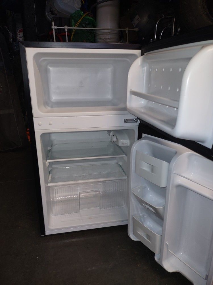 Excellent Working Condition Arctic King Mini Fridge With Freezer