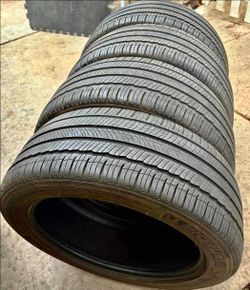 235 45 18 Michelin Tires Con 80% de Vida Las 4