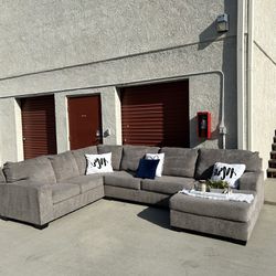 3 Piece Sectional Couch! (FREE DELIVERY 🚚)
