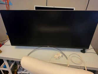 LG 34" UltraWide Monitor