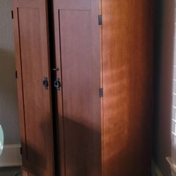 WOODEN COMPUTER HUTCH - 6FT - HEAVY