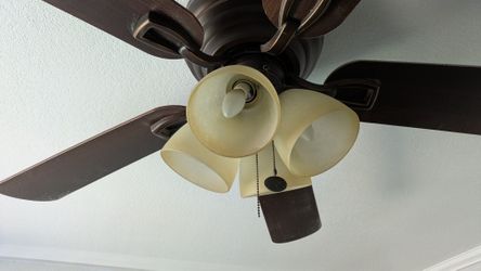Hampton Bay 52-in ceiling fan