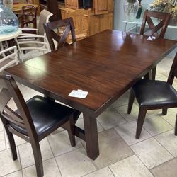 Table With 4 Chairs 