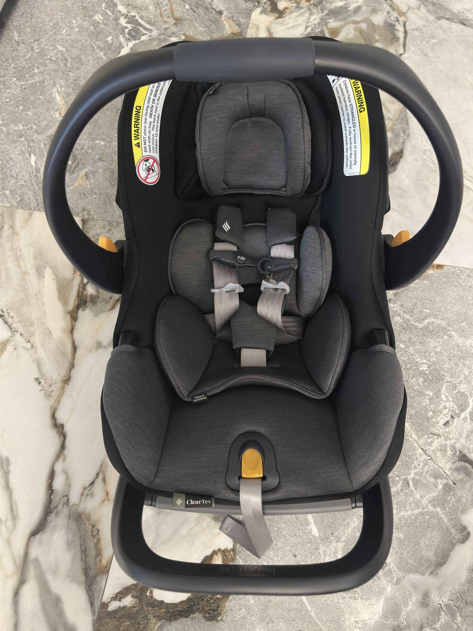 Chicco keyfit 35 infant Car seat New