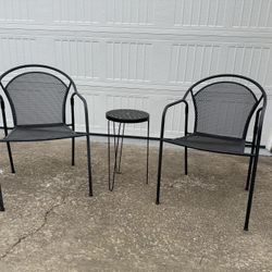 Lawn Chairs And Side Table