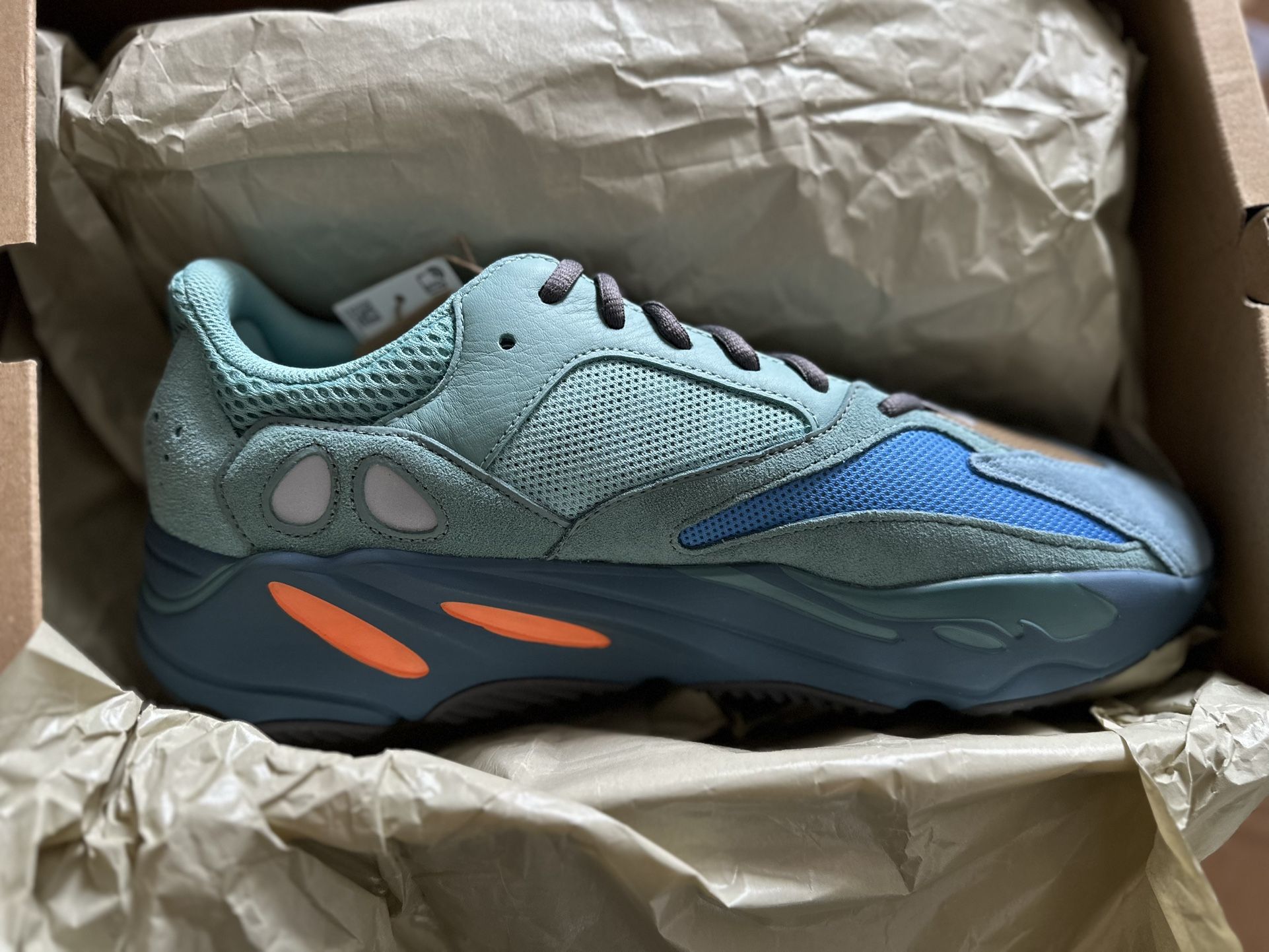 Yeezy 700 Faded Azure Sz 12