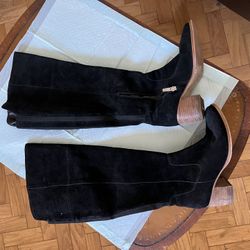 Black Boots 