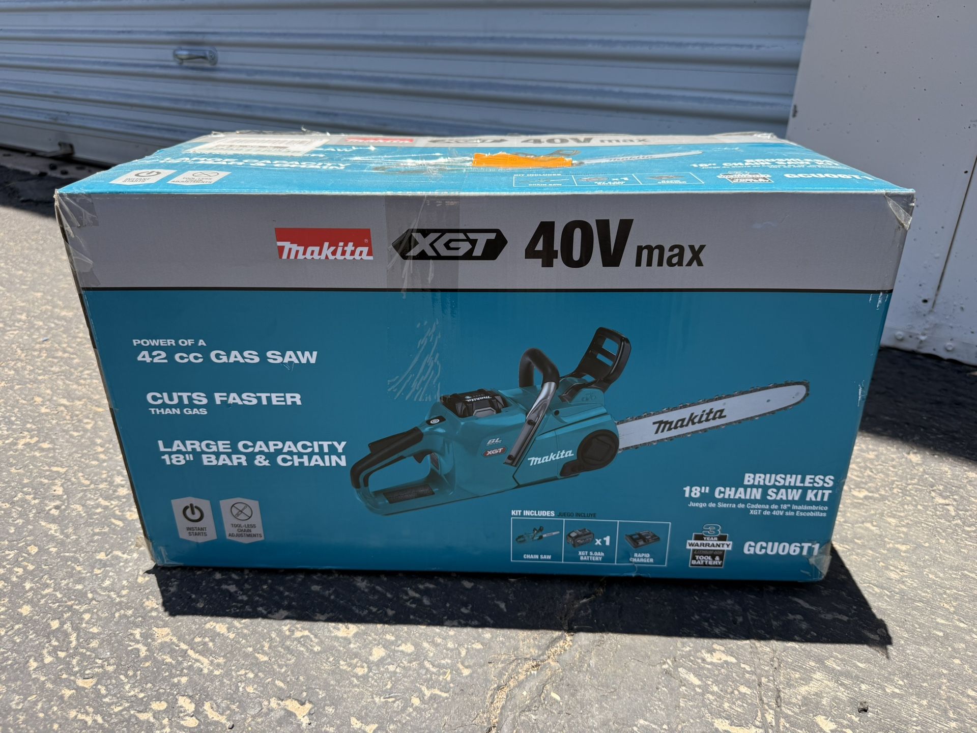 **NEW Makita 16” Chainsaw