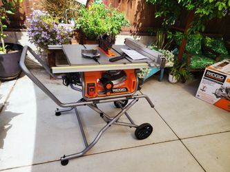Dewalt 15 Amp 10 in. Portable Corded Pro Jobsite Table Saw with Stand.