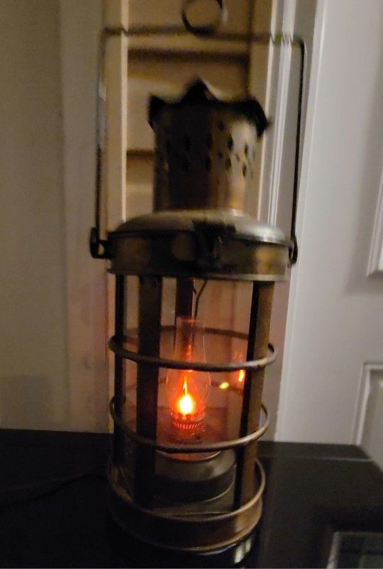 Vintage Style Electric Metal Hurricane Lamp Lantern Halloween Fall Decor
