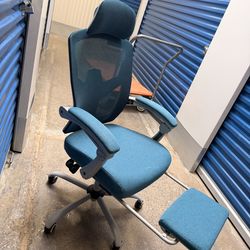 $30 office chair with leg risers