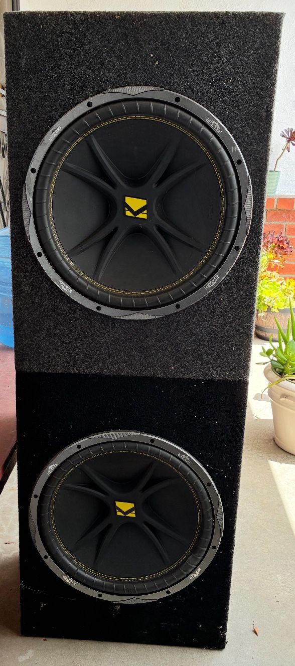 2 Kickers 15” Comp Whit Box