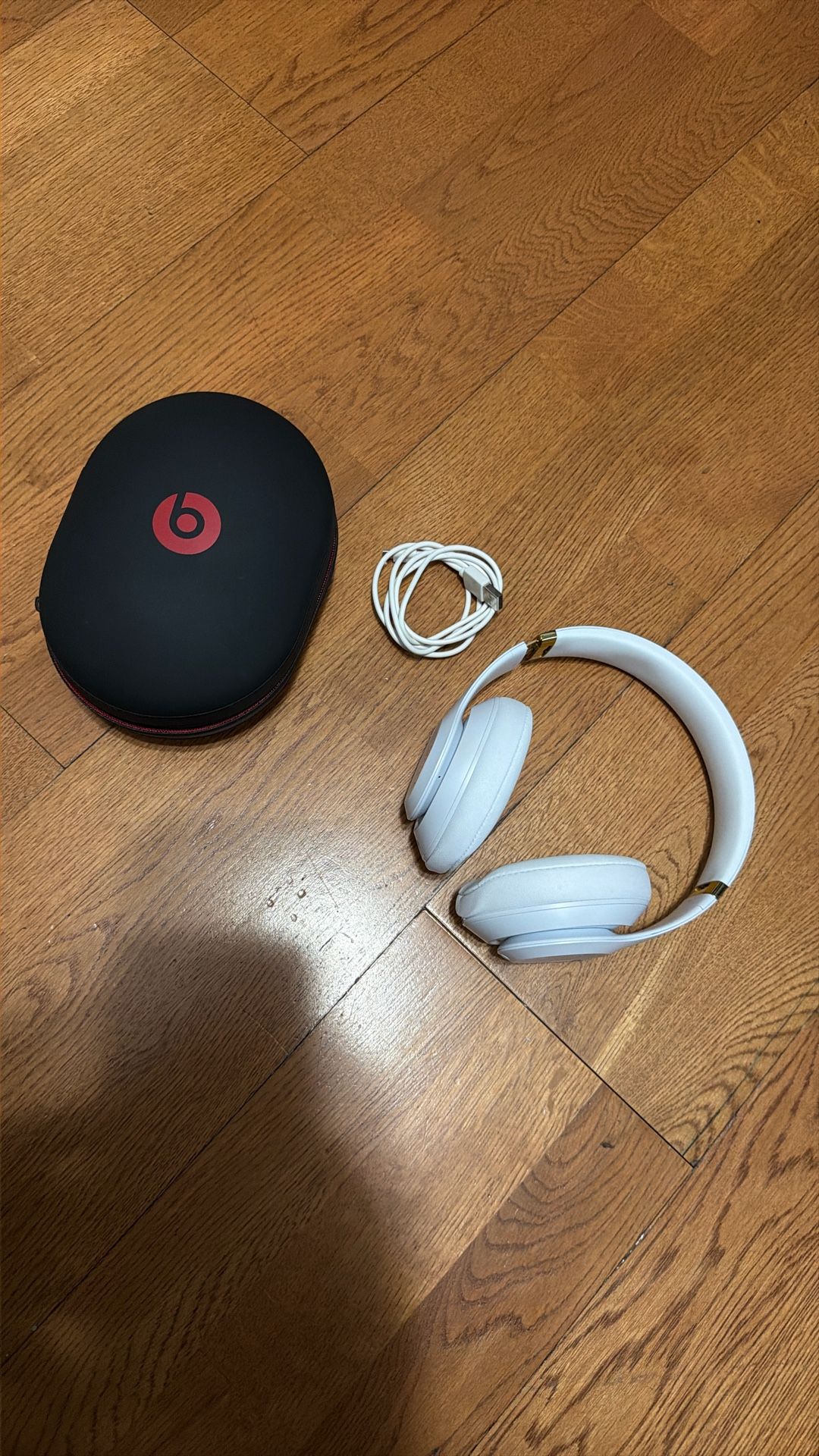Beats Solo 3 Wireless bluetooth Headphones