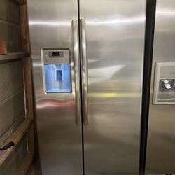 Refrigerator GE