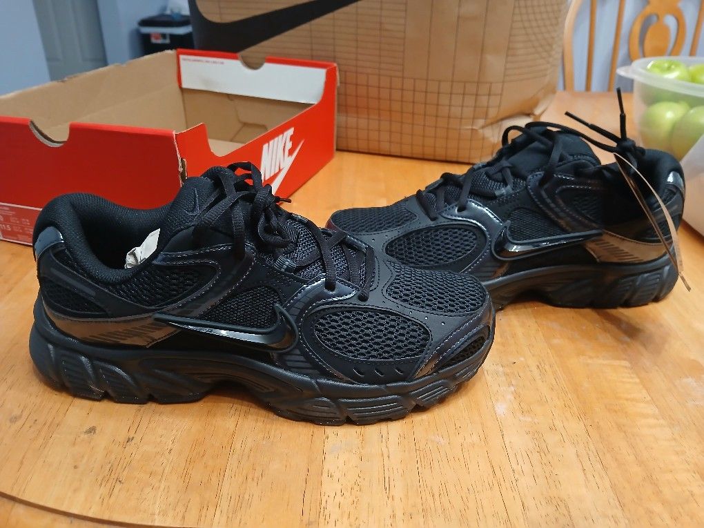 Nike V5 RNR Mens Back Size 10 New