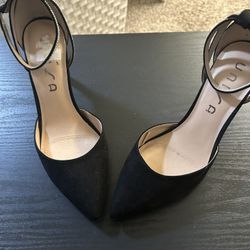 Black High Heels With Sparkle 