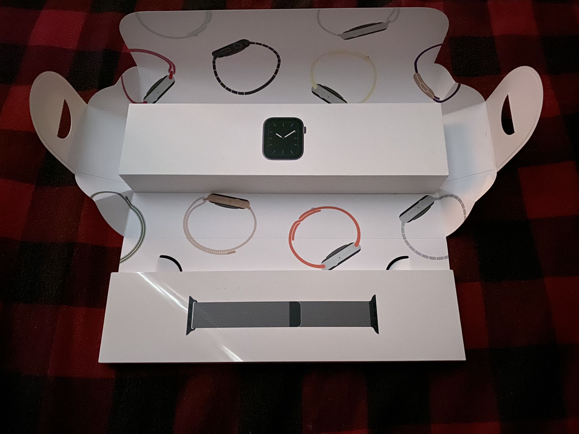 NEW APPLE WATCH SERIES 5-44mm, GPS+CELL, STAINLESS ST CASE & BLK MILANESE LOOP BAND