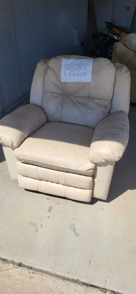 Free Rocking Recliner 