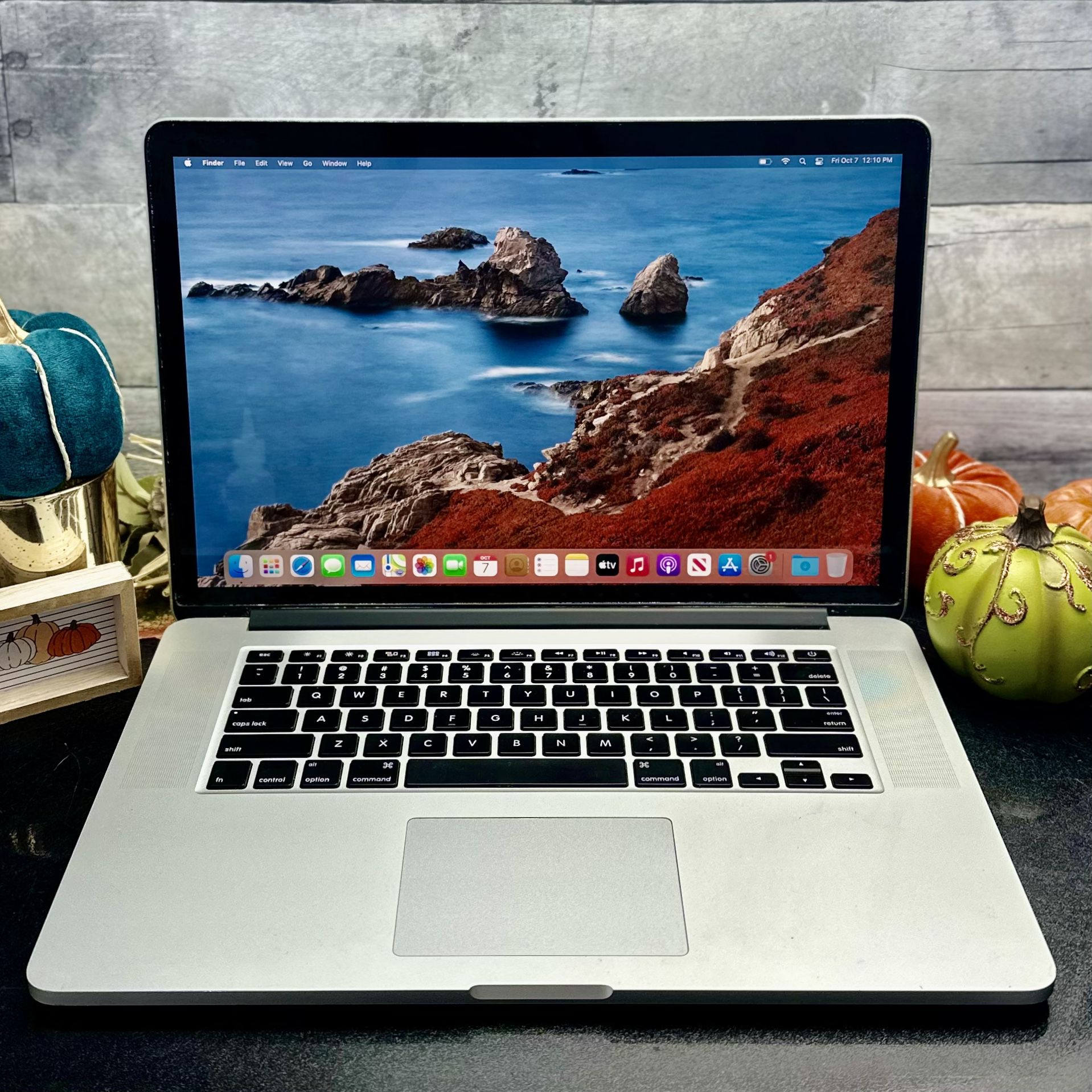 Apple MacBook Pro 15” (payments/trade optional)