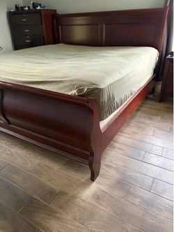 Kingsize bed frame