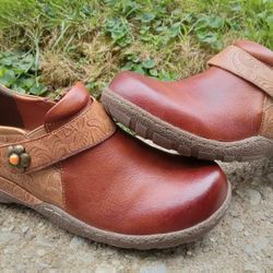 100% AUTHENTIC Women’s L'ARTISTE Spring Step GYARADOS Comfort Slip-On Brown  Shoes size 8.5 BRAND NEW $20 FIRM