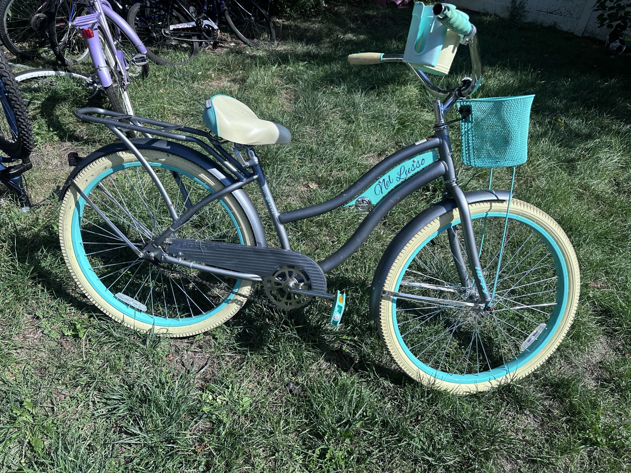 Beach cruiser bicycle 26” wheels adult bike with basket