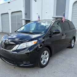 Toyota Sienna 