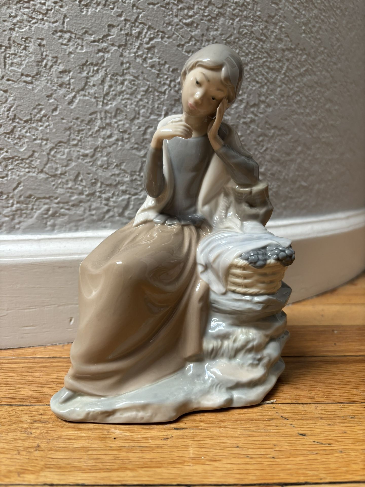Nao By Lladro Figurine Of Girl With Basket Of Grapes
