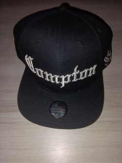 Compton Snapback Hat Black