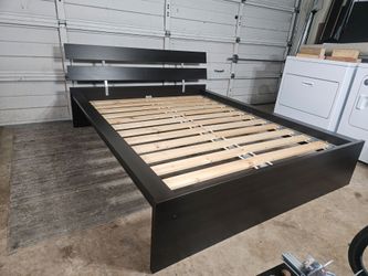 Queen Size Bed Frame, Good Conditions 👍, Delivery And Installation Available For Fees It Depends On Distance
