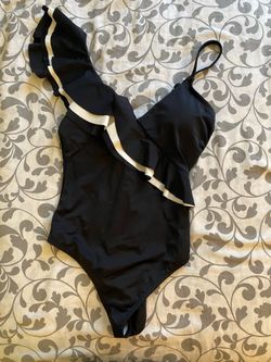Women’s bathing suit