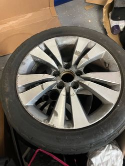 Honda rims with tire