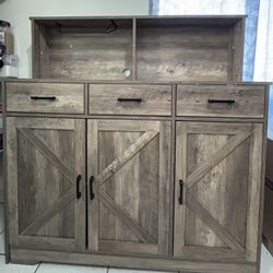 🌾 Rustic Farmhouse Storage Cabinet / Buffet – $120 🌾