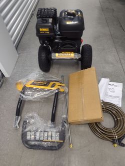 DeWalt 4400 PSI Gas Pressure Washer