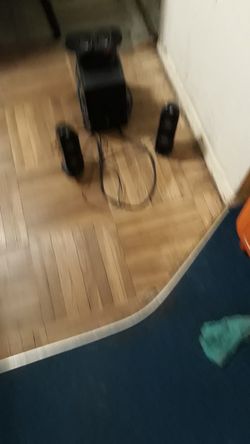 Logitech subwoofer with 3 speaers