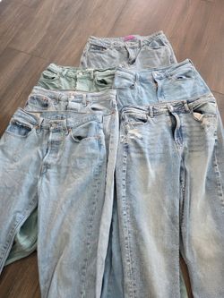 Teen girls jeans. Size 6-8, 30 pairs