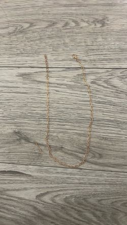 Gold edikted chain piece necklace