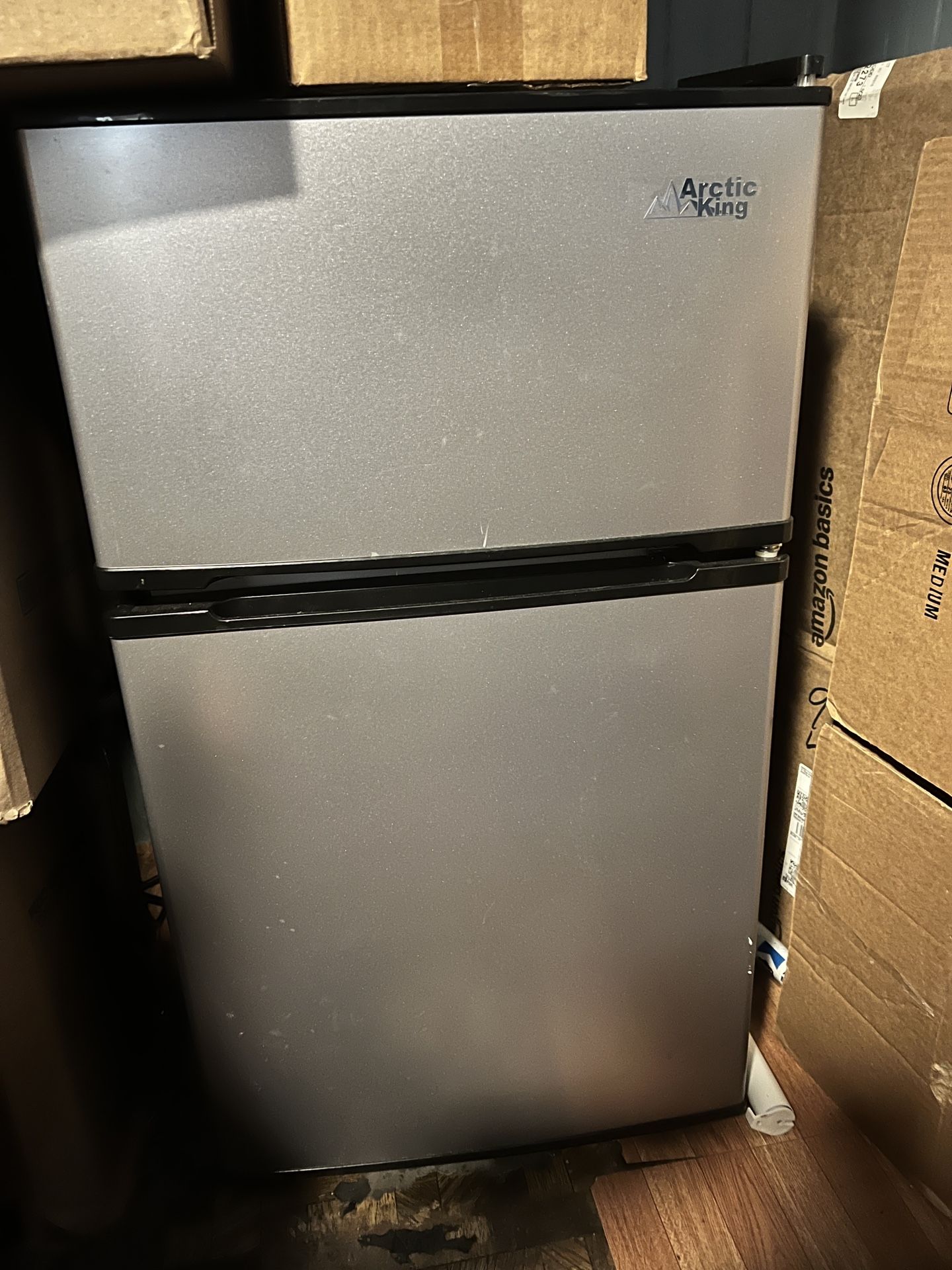 3.2 Cu Ft Mini Fridge With Freezer